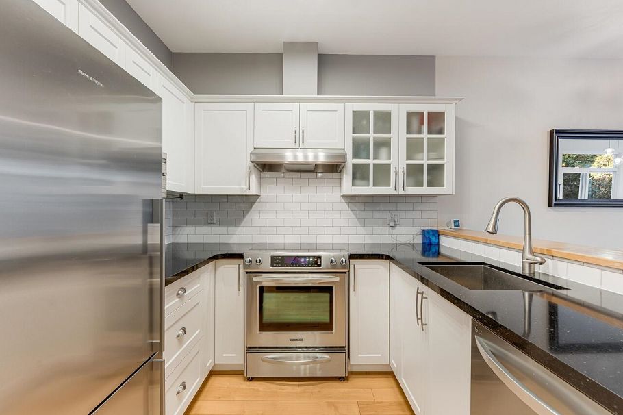 210 1675 W 10th Avenue Vancouver, BC - 3