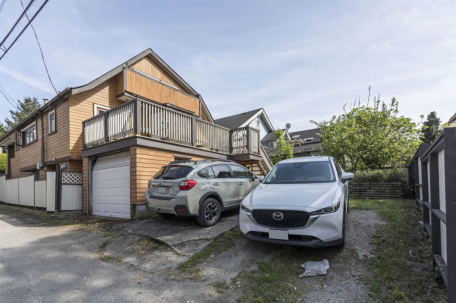 2051 Stephens Street Vancouver, BC - 2