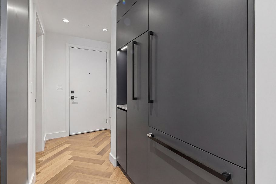 107 458 W 63rd Avenue Vancouver, BC - 2