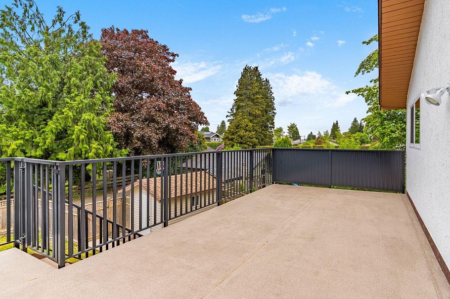 859 E 17th Street North Vancouver, BC - 18