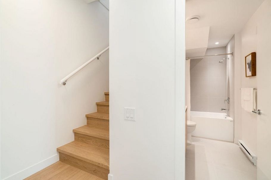 222 2820 Nanaimo Street Vancouver, BC - 17
