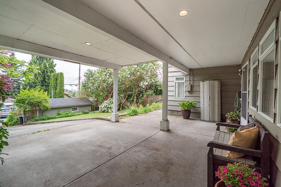 939 Calverhall Street North Vancouver, BC - 39