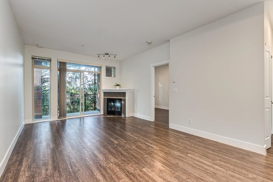 203 2250 Wesbrook Mall Vancouver, BC - 2