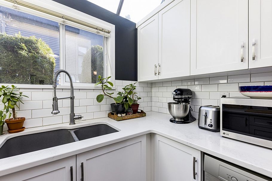 3132 Lonsdale Avenue North Vancouver, BC - 9