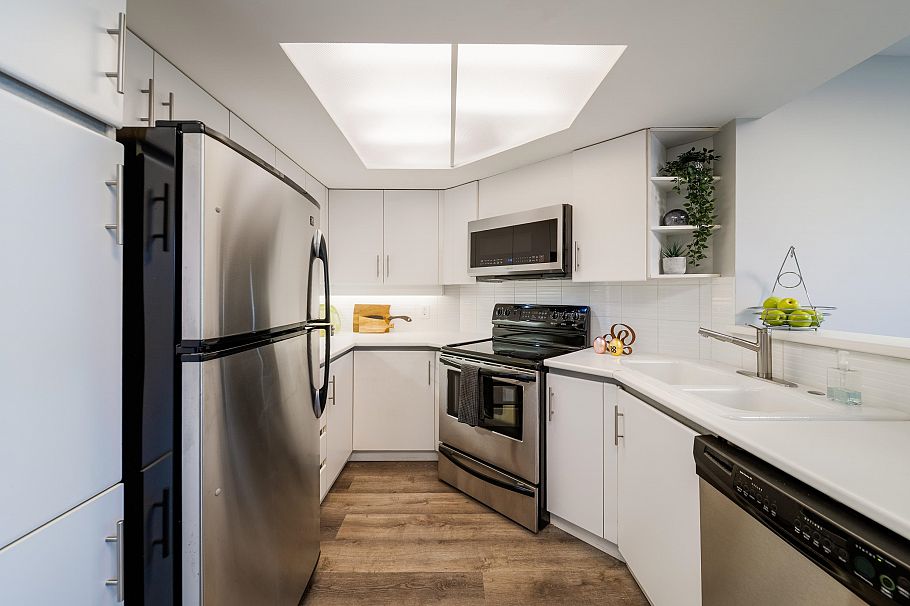 203 408 Lonsdale Avenue North Vancouver, BC - 13