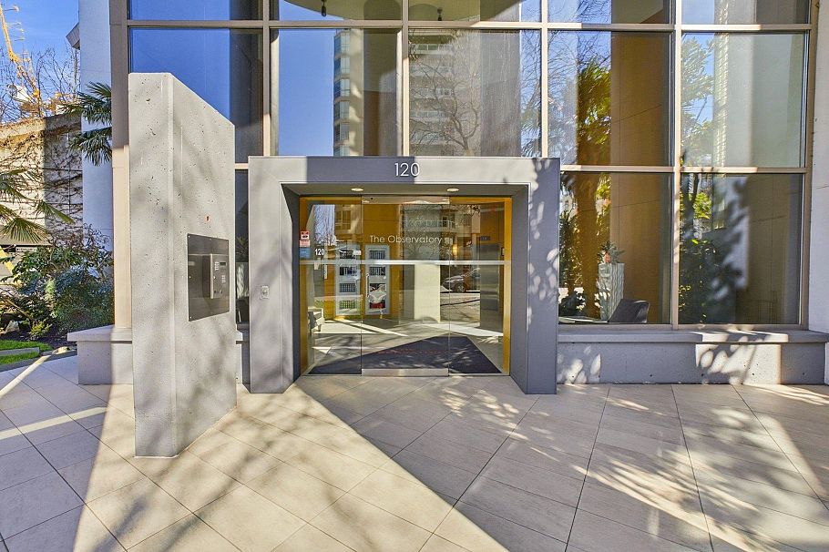 1702 120 W 2nd Street North Vancouver, BC - 30