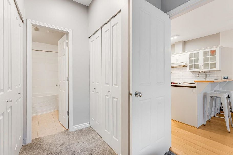 210 1675 W 10th Avenue Vancouver, BC - 16
