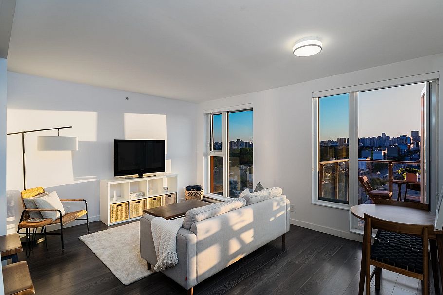 1001 933 E Hastings Street Vancouver, BC - 3