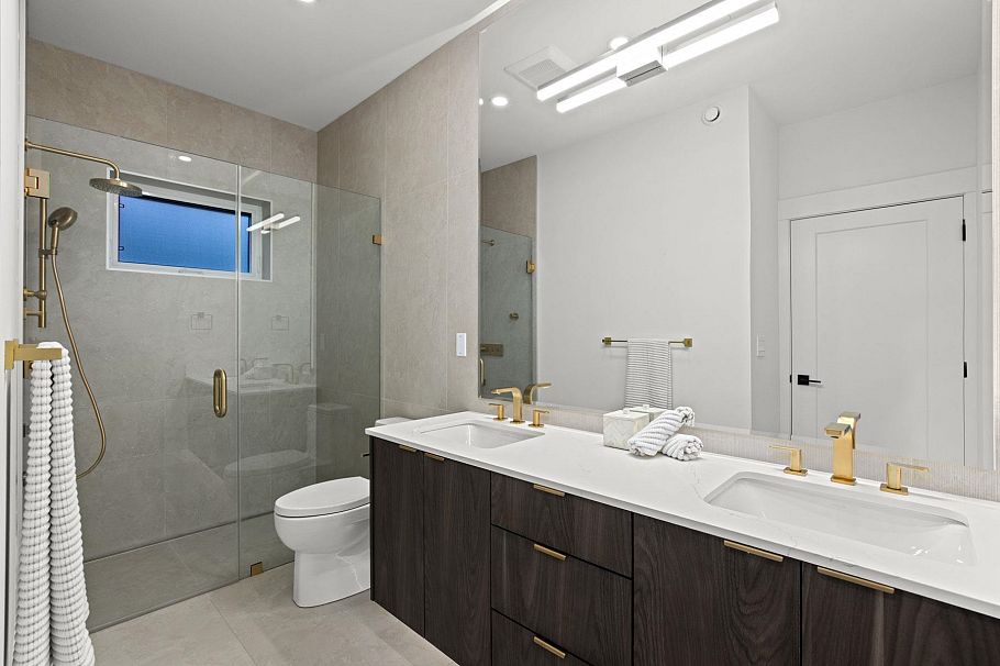 2 4549 W 11th Avenue Vancouver, BC - 17