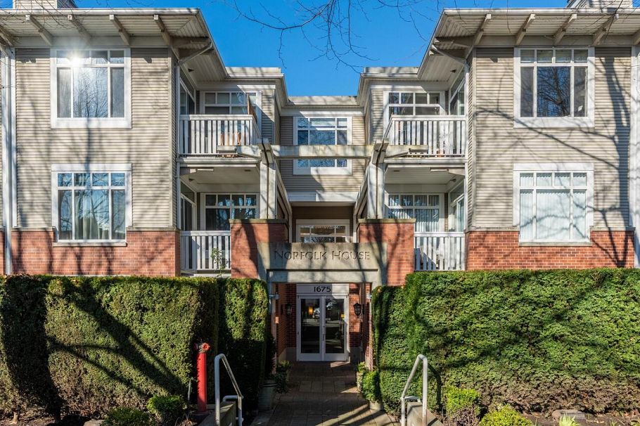 210 1675 W 10th Avenue Vancouver, BC - 1