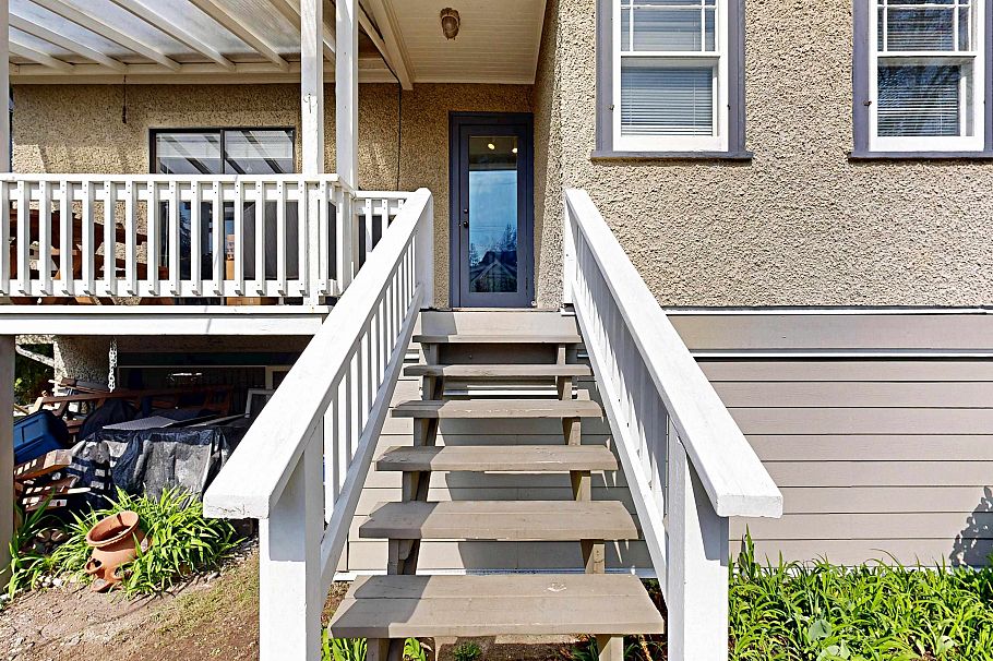4402 W 12th Avenue Vancouver, BC - 31