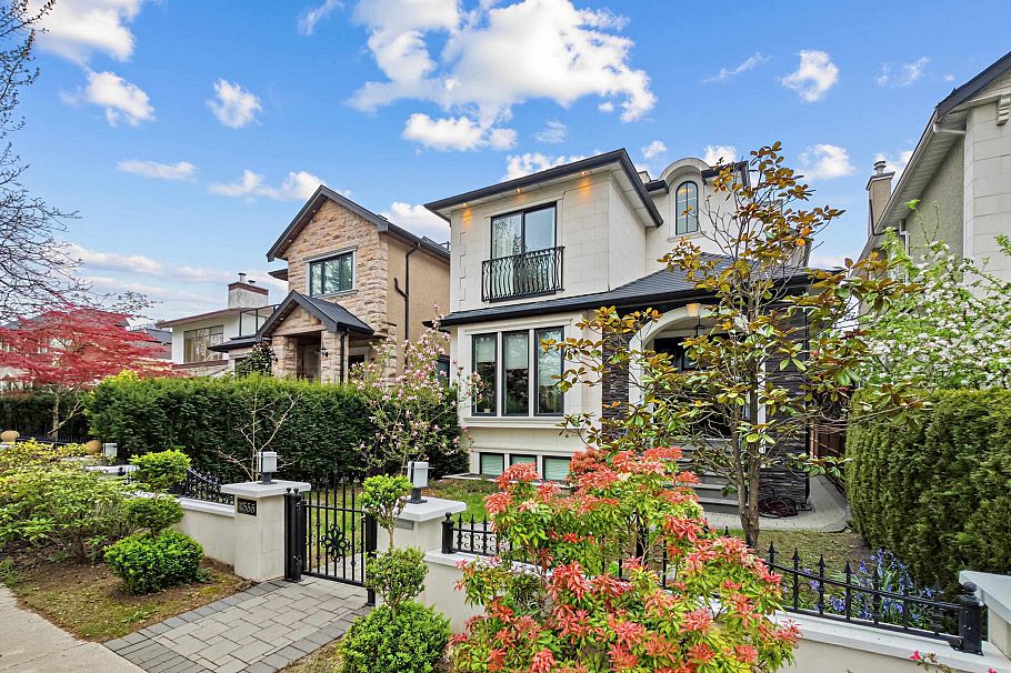 4555 W 9th Avenue Vancouver, BC - 8
