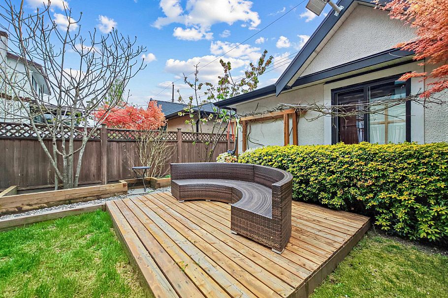 4555 W 9th Avenue Vancouver, BC - 32