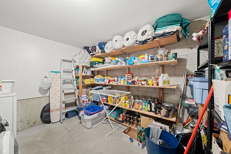 741 E 14th Street North Vancouver, BC - 27