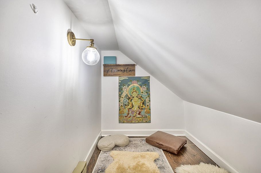 2 3939 Indian River Drive North Vancouver, BC - 25