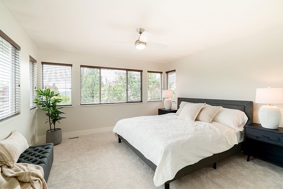 939 Calverhall Street North Vancouver, BC - 14