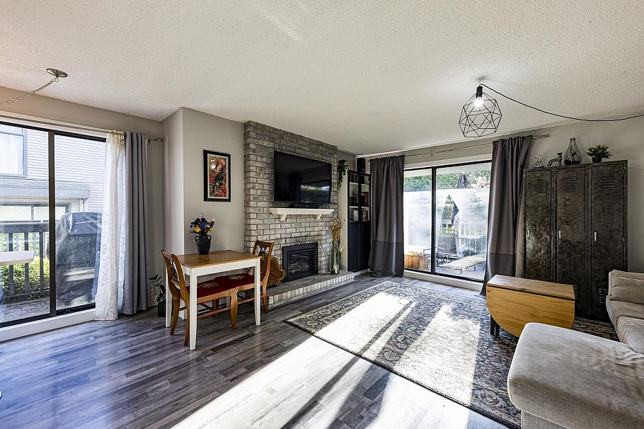 3132 Lonsdale Avenue North Vancouver, BC - 2