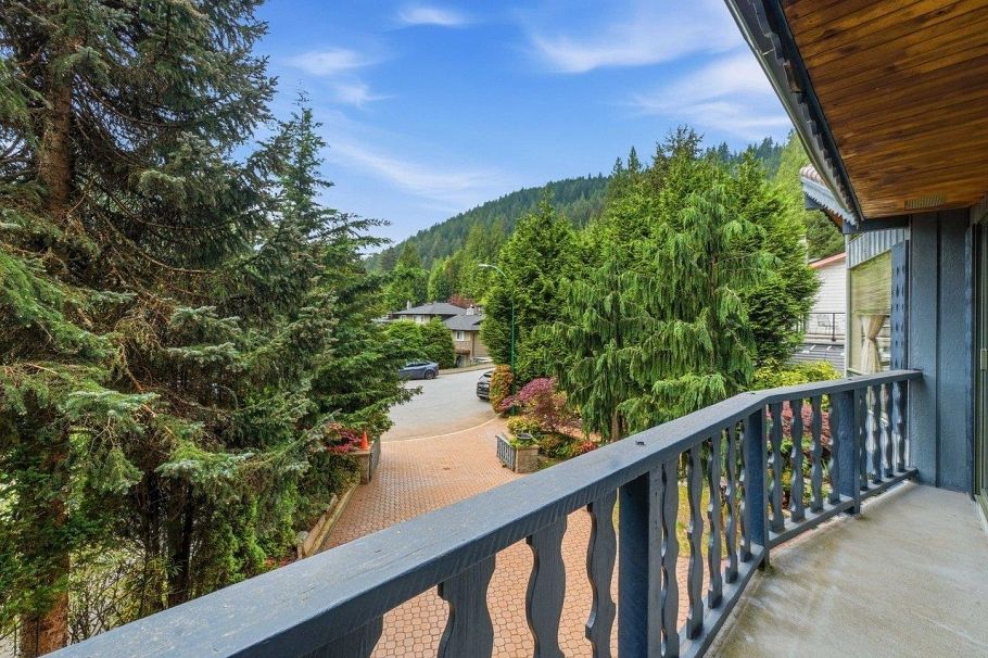 4786 Armour Court North Vancouver, BC - 7