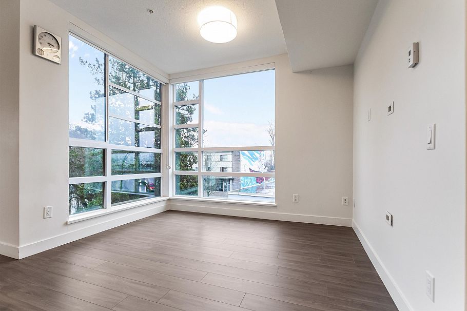 310 719 W 3rd Street North Vancouver, BC - 9
