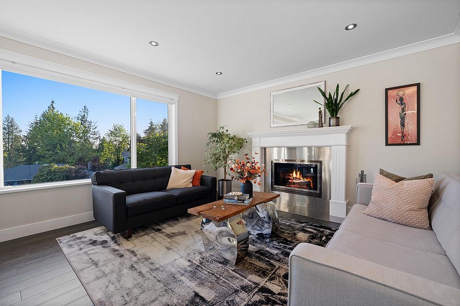 906 Strathaven Drive North Vancouver, BC - 12