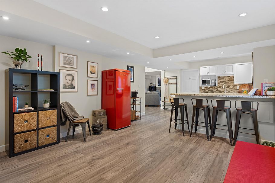 906 Strathaven Drive North Vancouver, BC - 28