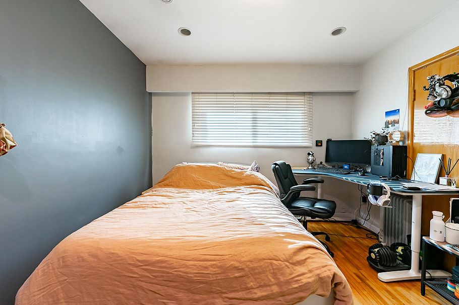 3654 E 25th Avenue Vancouver, BC - 3