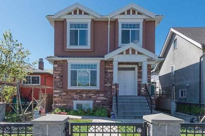 2208 E 41st Avenue Vancouver, BC - 1