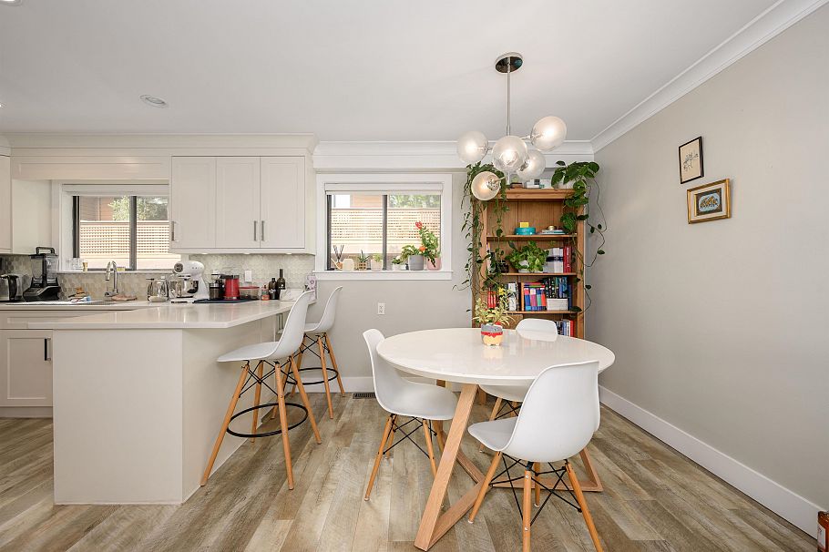 3201 Lonsdale Avenue North Vancouver, BC - 9