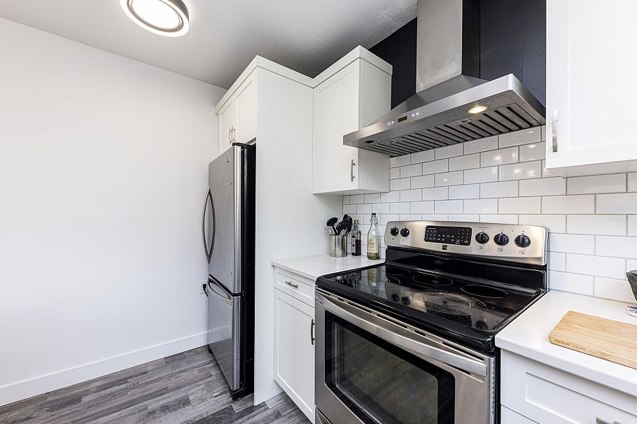 3132 Lonsdale Avenue North Vancouver, BC - 11