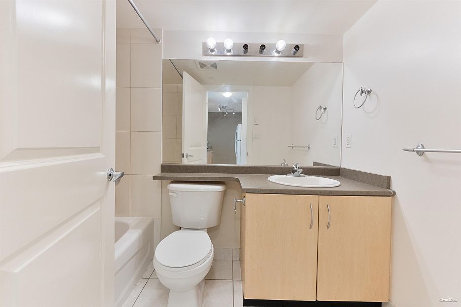 312 3663 Crowley Drive Vancouver, BC - 18