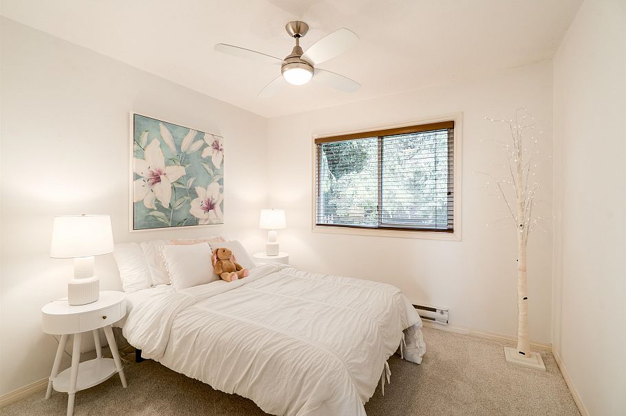 939 Calverhall Street North Vancouver, BC - 21
