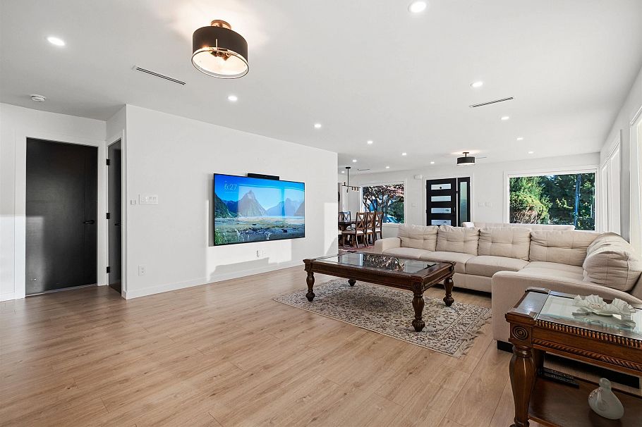 3812 Dalkeith Drive North Vancouver, BC - 14