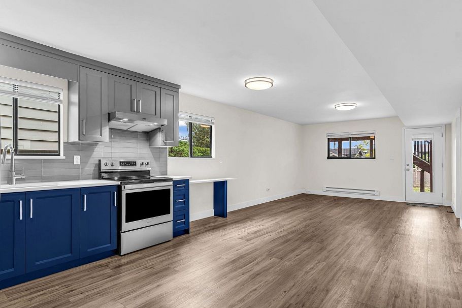 859 E 17th Street North Vancouver, BC - 21