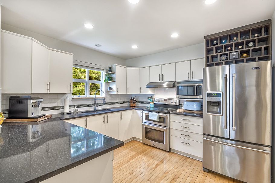 2 3939 Indian River Drive North Vancouver, BC - 6