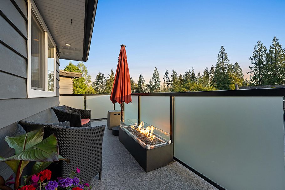 906 Strathaven Drive North Vancouver, BC - 34
