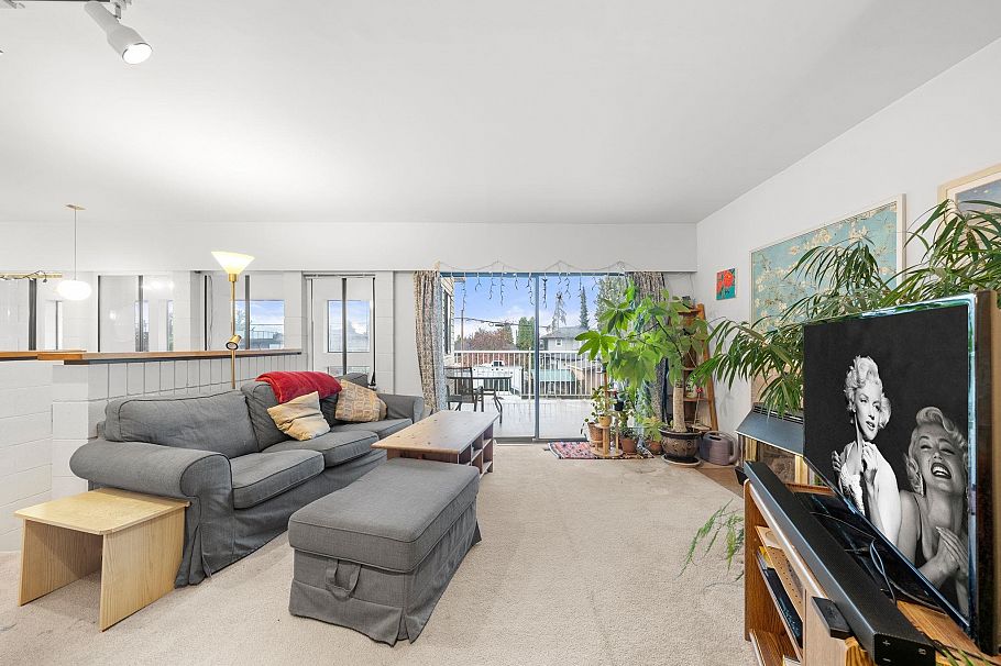 741 E 14th Street North Vancouver, BC - 3