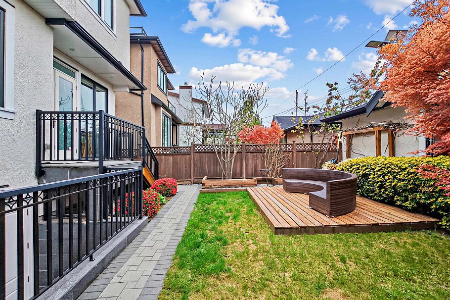 4555 W 9th Avenue Vancouver, BC - 34