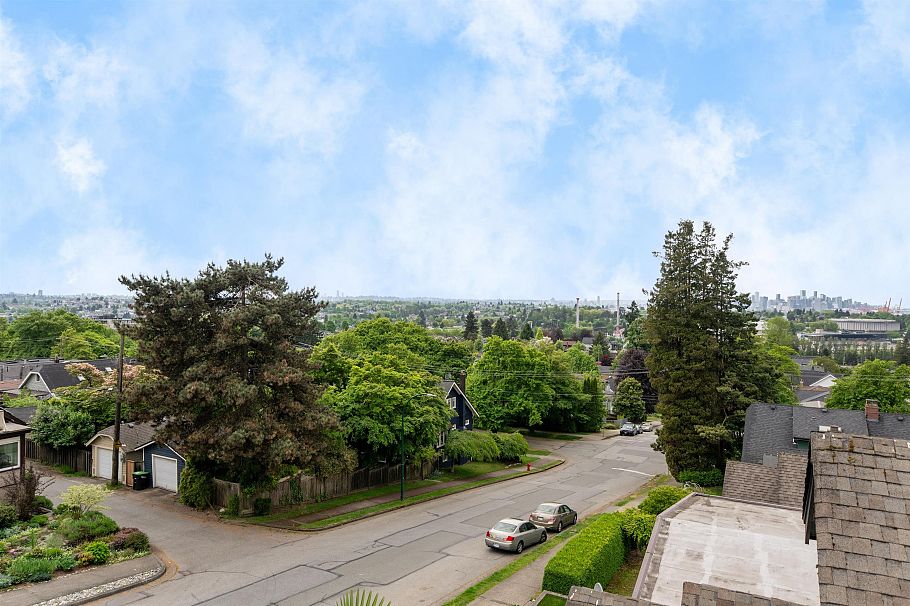 1 3645 Dundas Street Vancouver, BC - 24