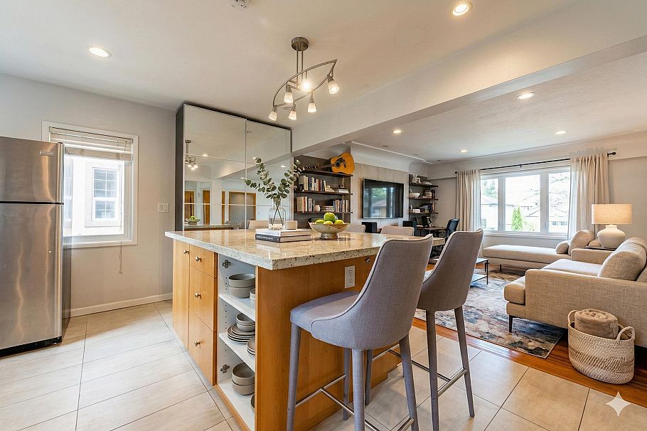 3654 E 25th Avenue Vancouver, BC - 8