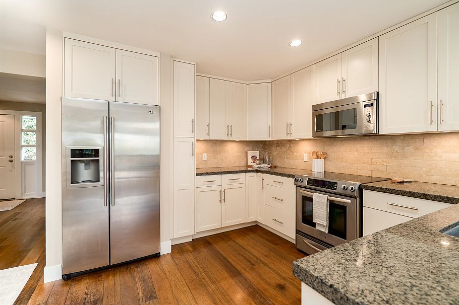 939 Calverhall Street North Vancouver, BC - 5