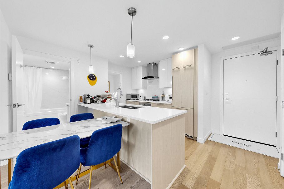 304 4963 Cambie Street Vancouver, BC - 6