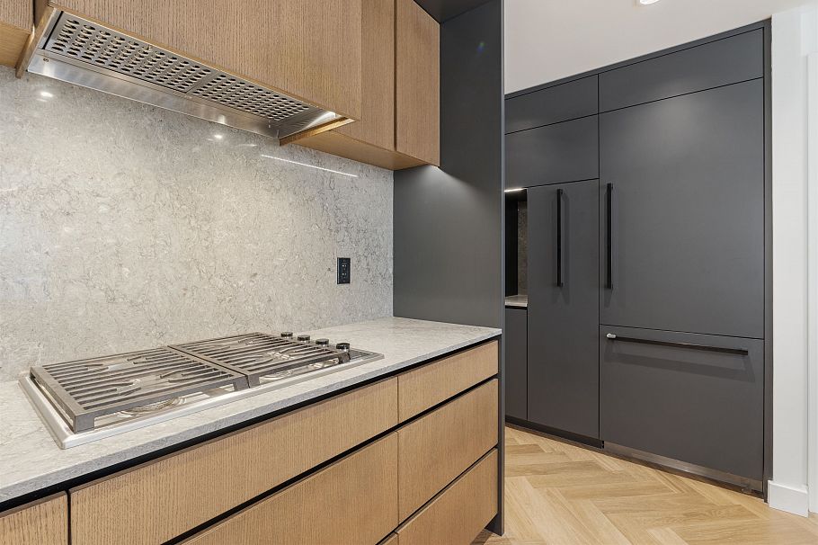 107 458 W 63rd Avenue Vancouver, BC - 3