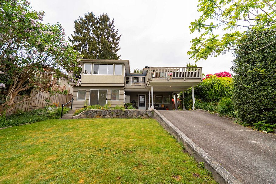 939 Calverhall Street North Vancouver, BC - 36