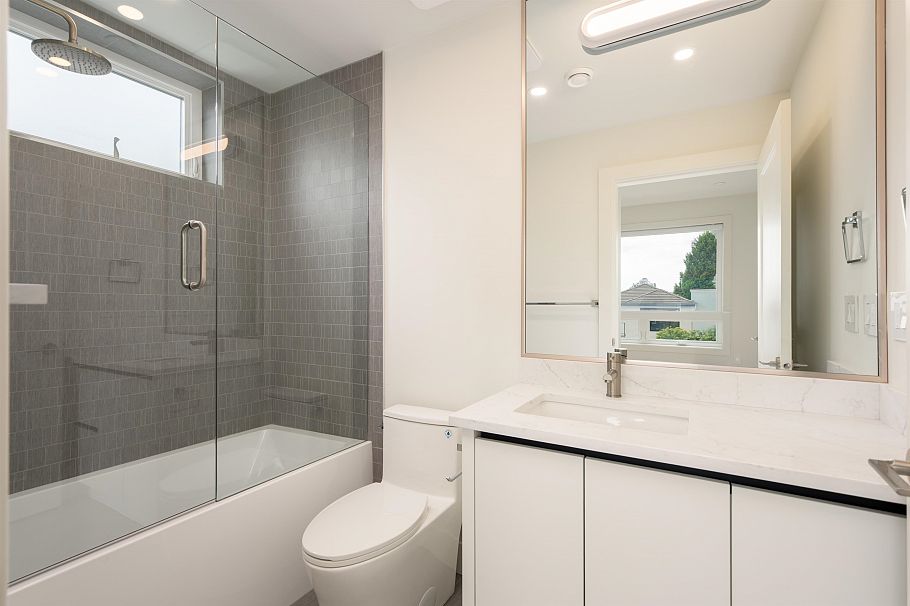 1 3645 Dundas Street Vancouver, BC - 18