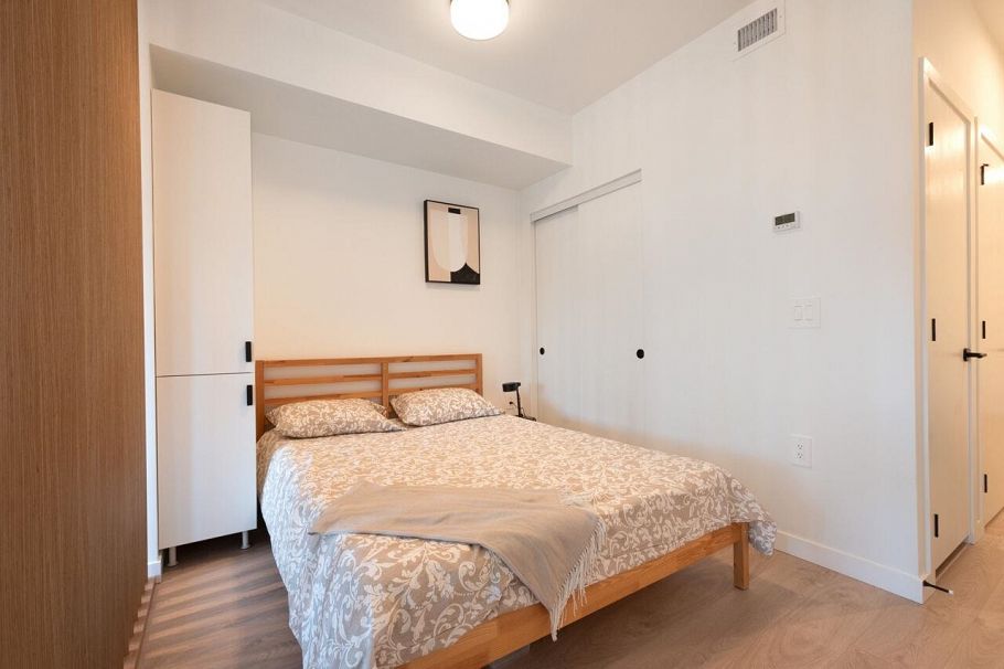 310 2520 Guelph Street Vancouver, BC - 19