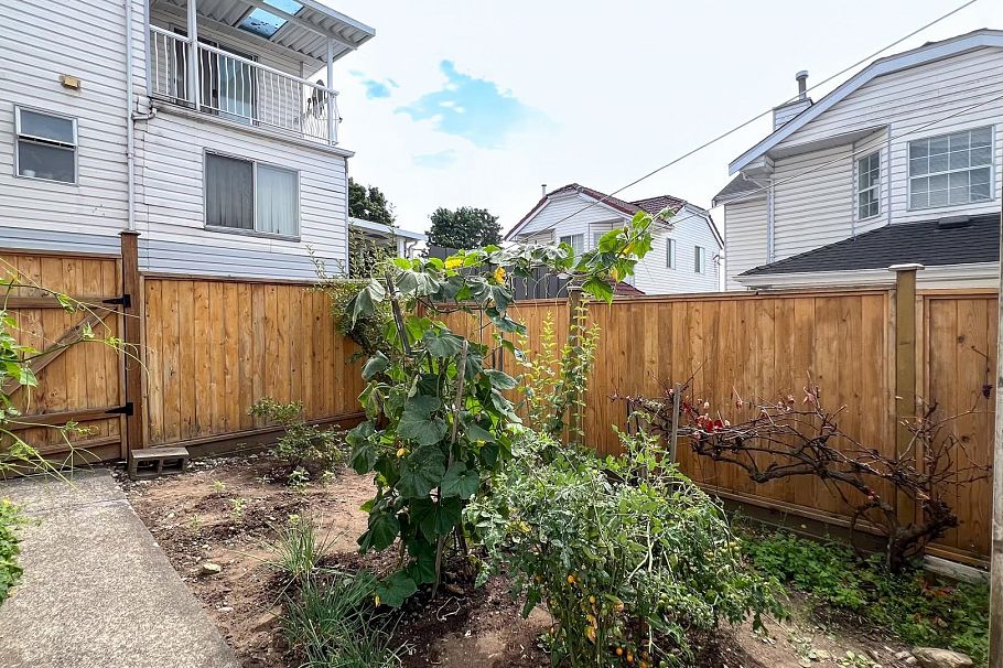 1860 SE Marine Drive Vancouver, BC - 24