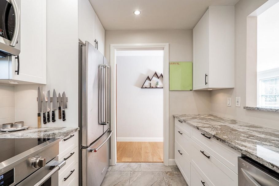 11 229 E 8th Street North Vancouver, BC - 17