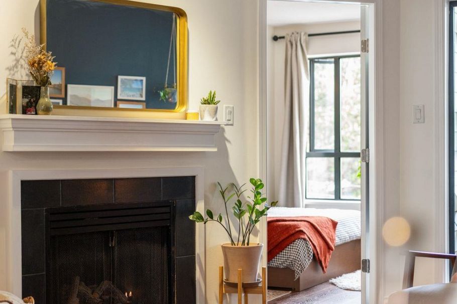 404 2741 E Hastings Street Vancouver, BC - 9