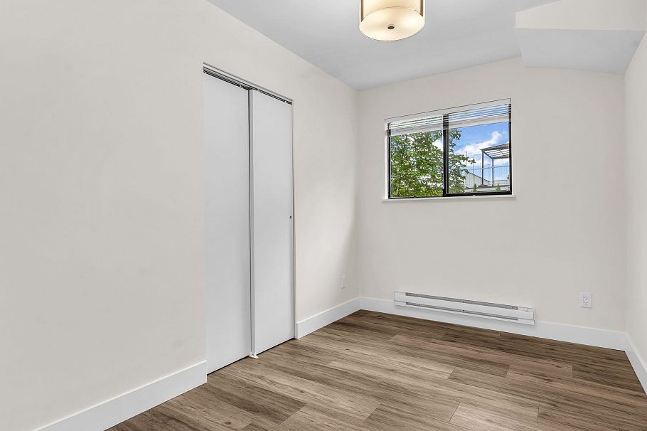859 E 17th Street North Vancouver, BC - 26