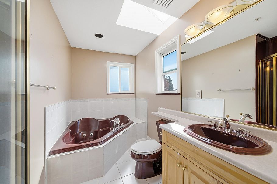 7962 Victoria Drive Vancouver, BC - 25
